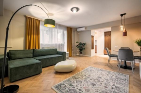 Ultracentral Breeze Suite in Old Town with a Sunny Balcony - Cozy & Modern, steps from Cismigiu Park